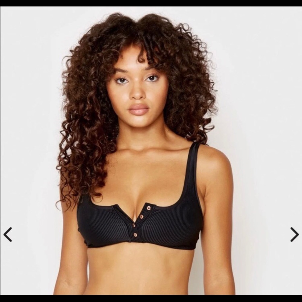 Frankies Alana Bikini Top Medium - NWT